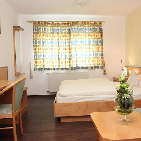 Ebert Hotel Neuhof (Hessen)